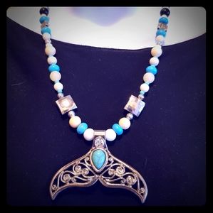 Women's "whale tale" necklace